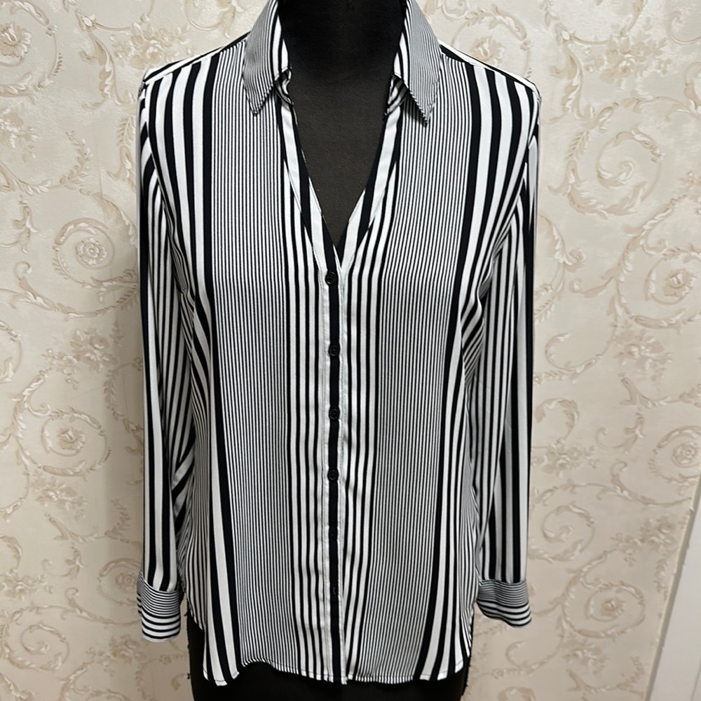 NWOT Express Slim Fit black and white striped button down blouse. Size M